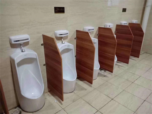 小便器