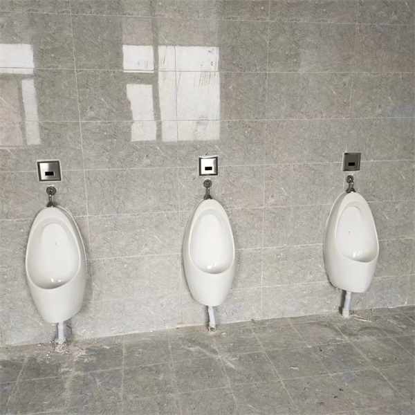 感应小便器